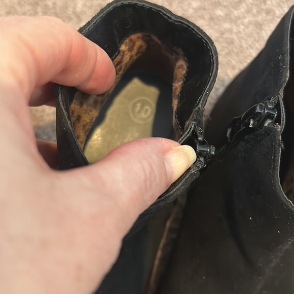 Girls size 8 toddler black dress shoe and girls toddler 10 boot - Picture 3 of 4